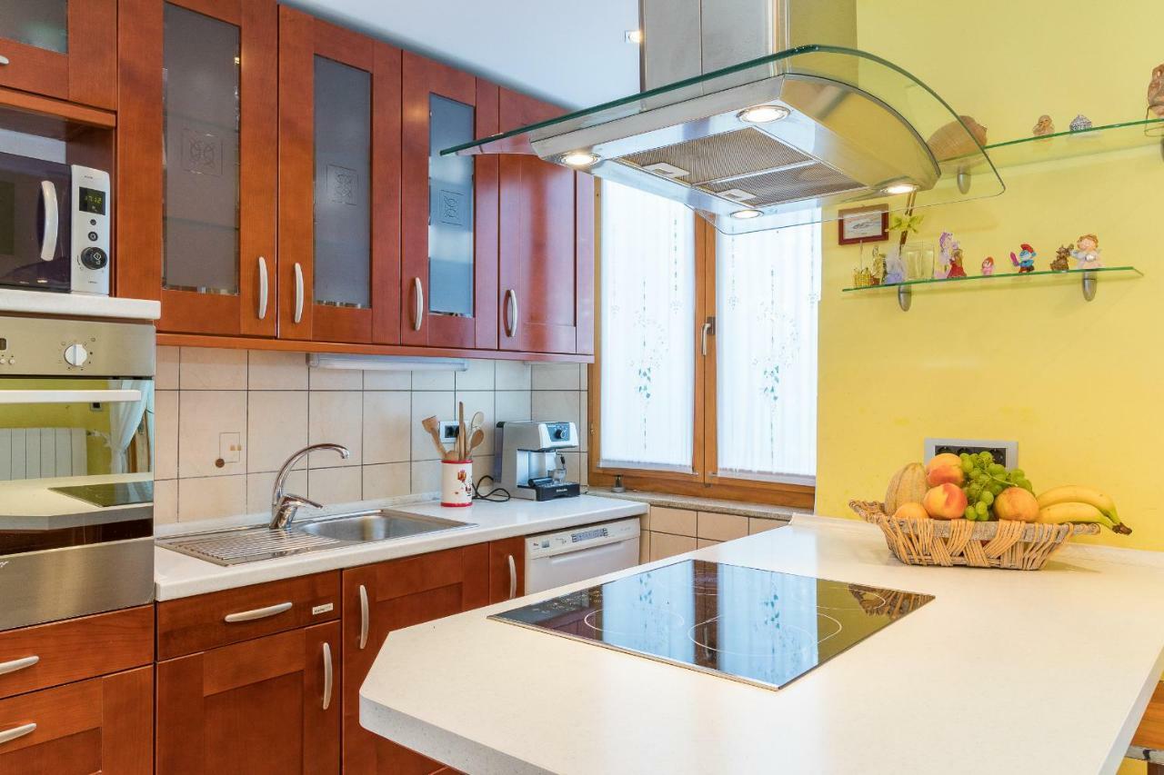 Apartman Vesna Pula Eksteriør billede